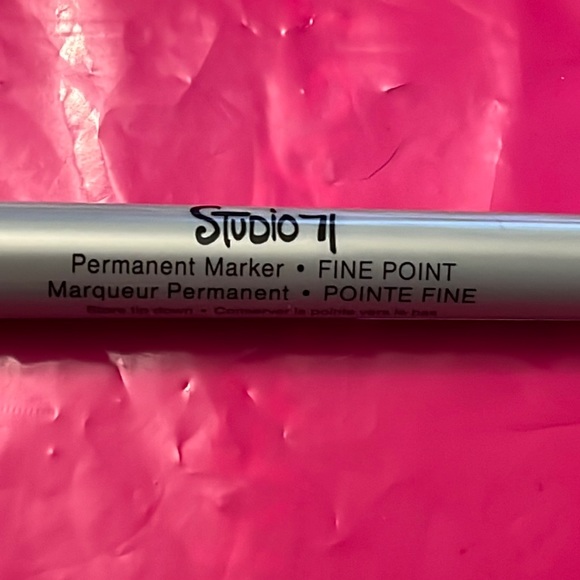 STUDIO 71 fine tip permanent marker PICK 6 Colors - Picture 2 of 5